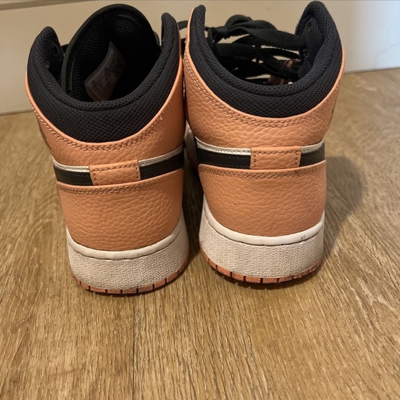 aj1 mid pink quartz 6y gs - Picture 2 of 6